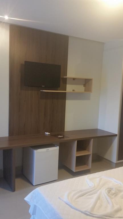 Kamur Plaza Hotel Goianesia Oda fotoğraf