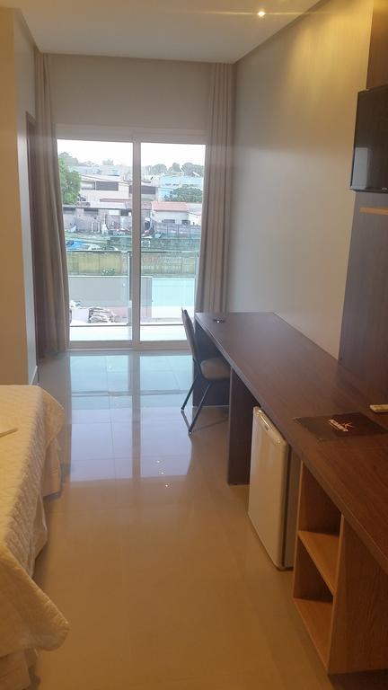 Kamur Plaza Hotel Goianesia Oda fotoğraf