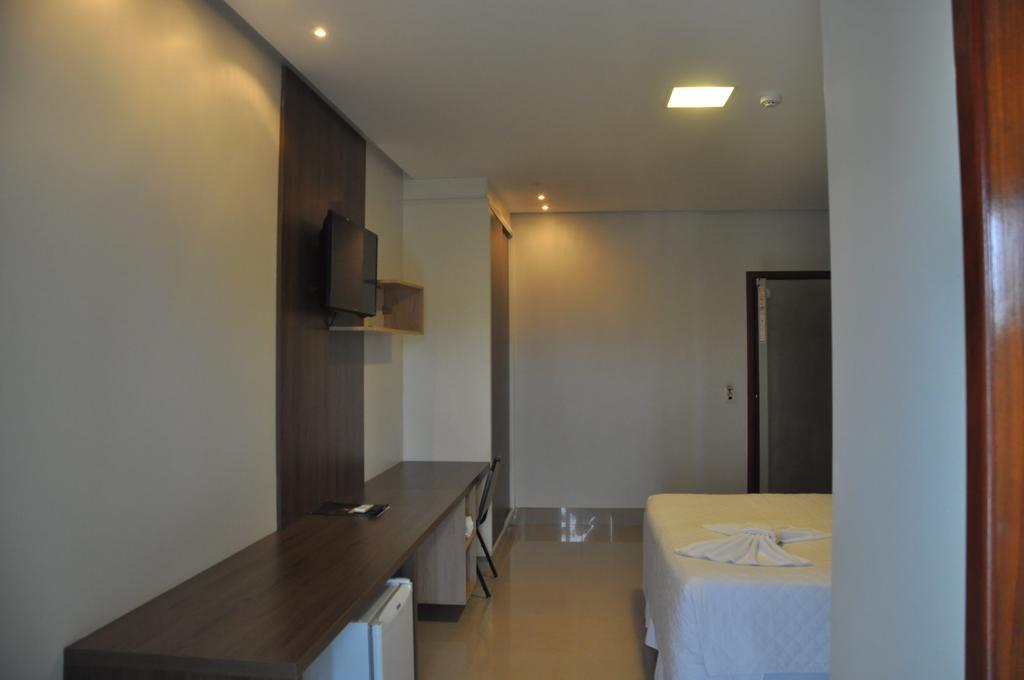 Kamur Plaza Hotel Goianesia Dış mekan fotoğraf