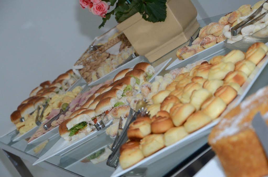 Kamur Plaza Hotel Goianesia Dış mekan fotoğraf