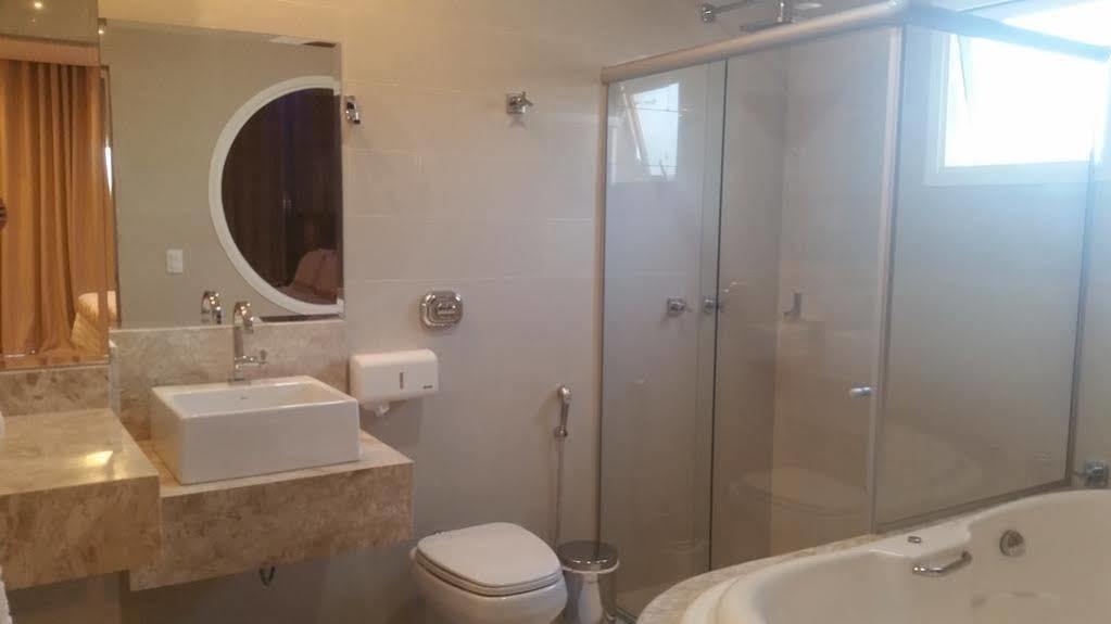 Kamur Plaza Hotel Goianesia Dış mekan fotoğraf